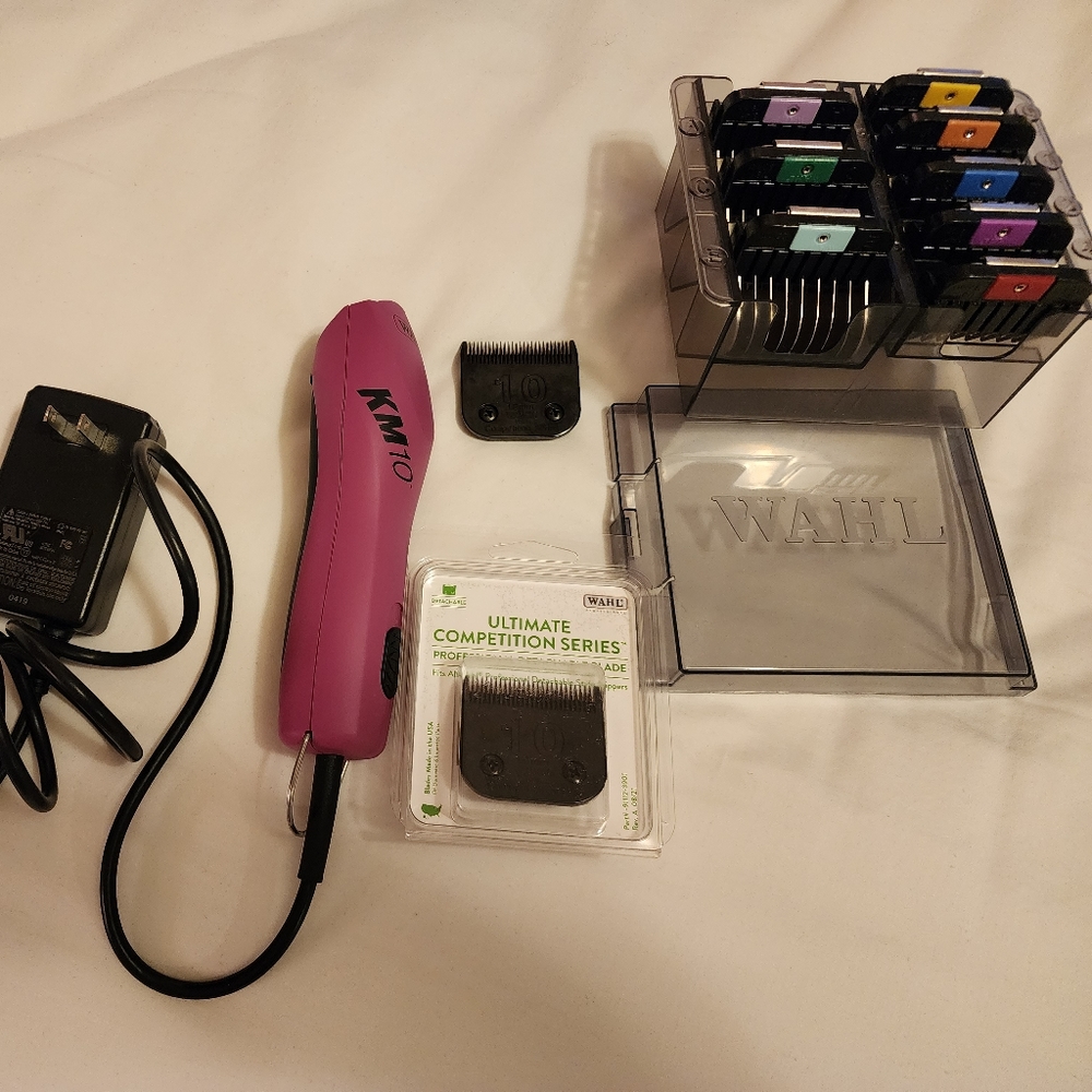 Whal KM10 dog clippers, metal comb setand case, 3 blades